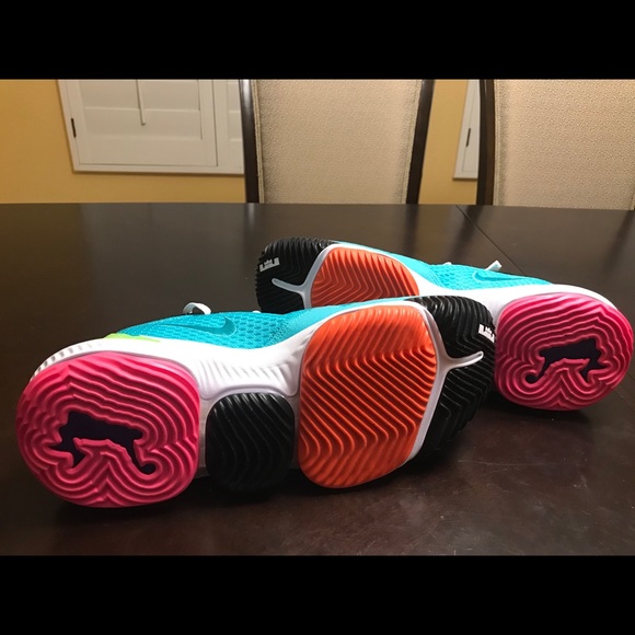 New Nike Lebron 16 Air Max Trainer 2 Sneaker 12.5 - Picture 9 of 12